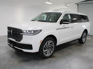 New 2025 Lincoln Navigator L Reserve video 3