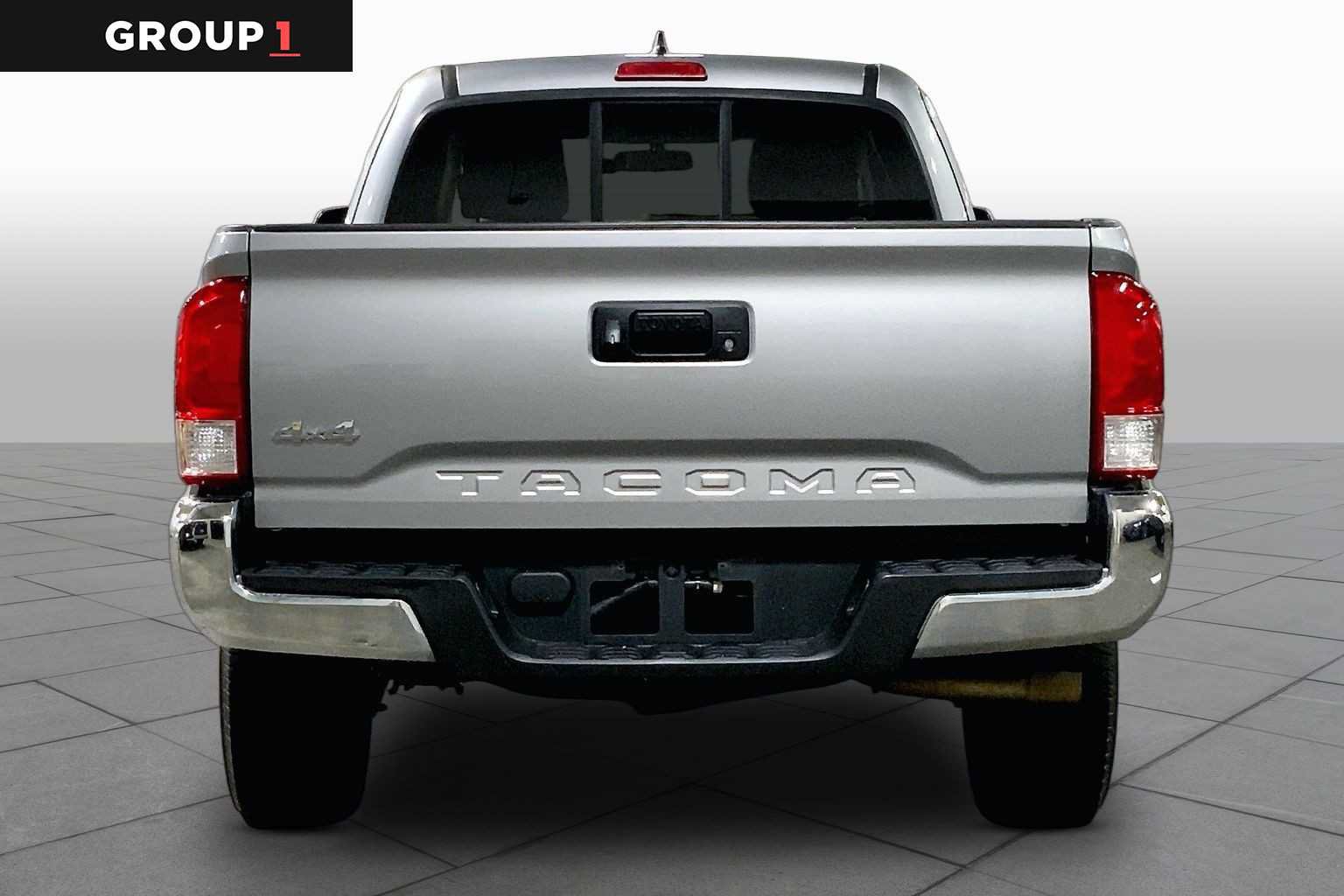 Certified 2017 Toyota Tacoma SR5 AWD/4WD image 5