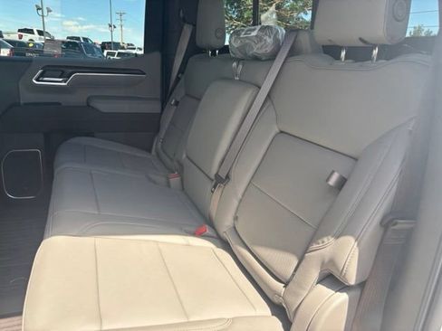 New 2026 GMC Sierra 1500 SLT AWD/4WD image 18