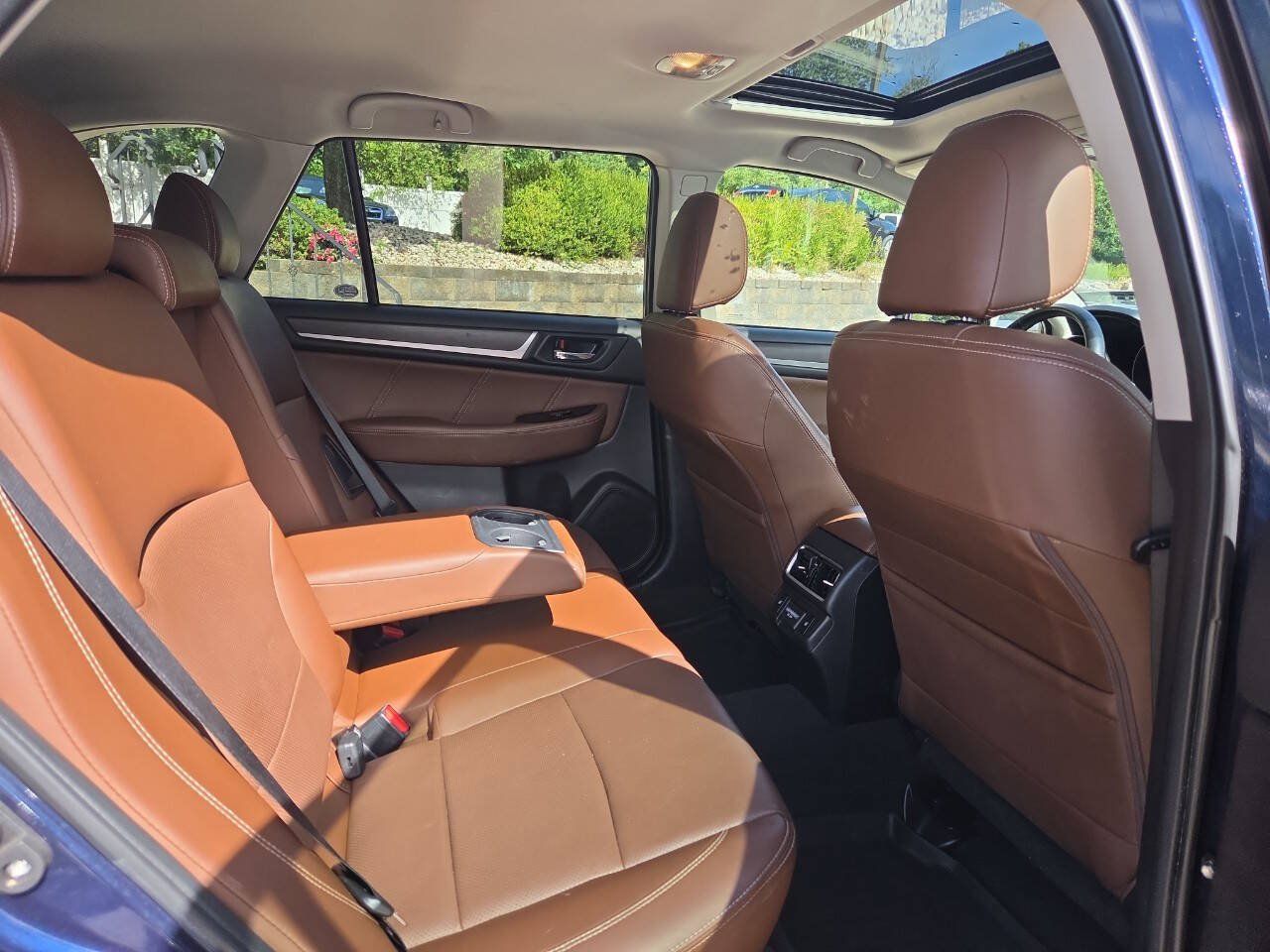 Used 2018 Subaru Outback 3.6R Touring AWD/4WD image 25