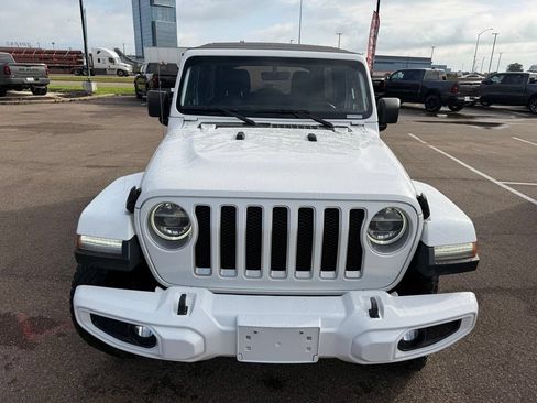 Used 2019 Jeep Wrangler Unlimited Sahara AWD/4WD image 14