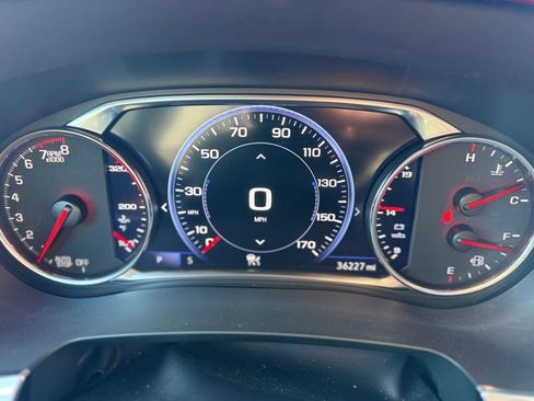 Used 2023 Chevrolet Traverse Premier image 13