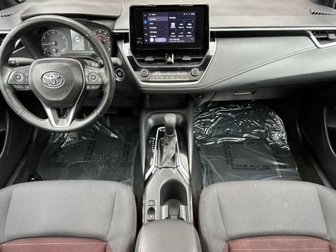 Used 2023 Toyota Corolla SE image 3
