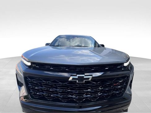 Used 2024 Chevrolet Traverse RS w/ LPO, Floor Liner Package FWD image 10