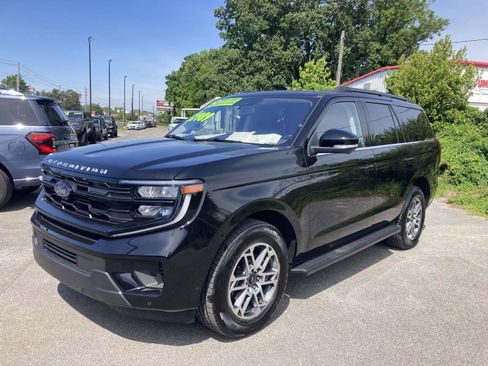 Used 2025 Ford Expedition Active RWD image 9