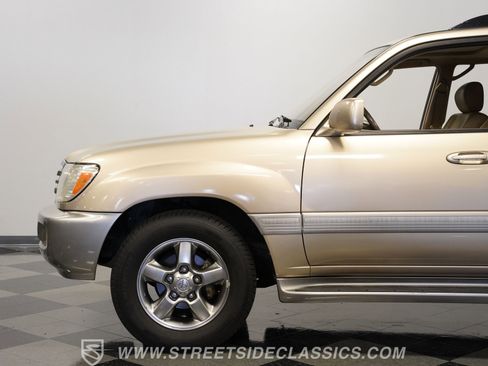 Used 2006 Toyota Land Cruiser image 24
