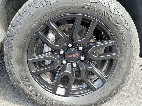 Used 2024 GMC Sierra 1500 Elevation image 8