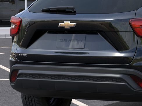 New 2026 Chevrolet Trax LS w/ Driver Confidence Package FWD image 33