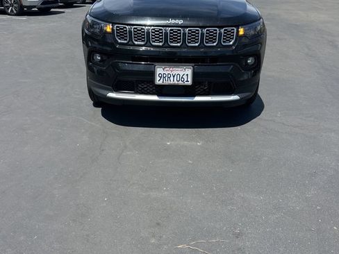 Used 2025 Jeep Compass Limited AWD/4WD image 4