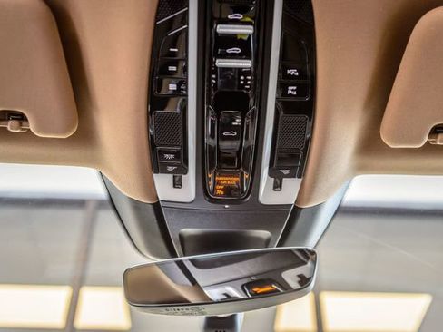 Used 2018 Porsche Panamera image 36