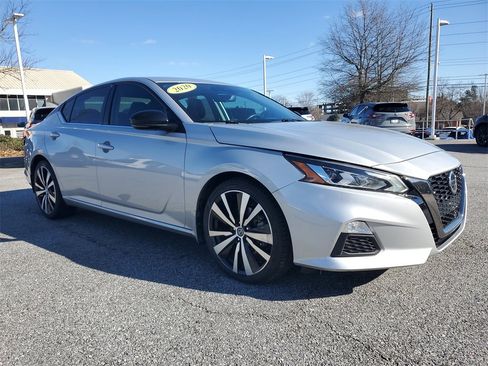 Used 2020 Nissan Altima 2.5 SR w/ Premium Package image 3