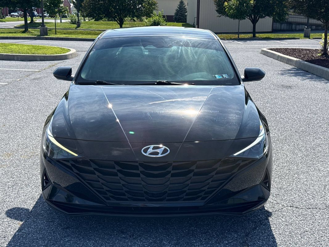 Used 2022 Hyundai Elantra SEL FWD image 3