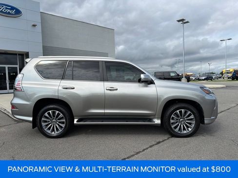 Used 2023 Lexus GX 460 Luxury w/ Accessory Package AWD/4WD image 2