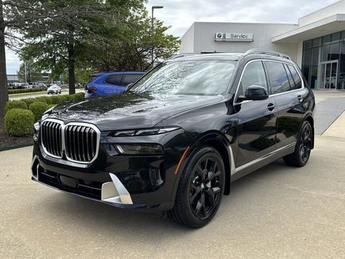 Used 2025 BMW X7 xDrive40i AWD/4WD image 1