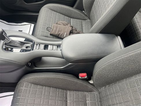 Used 2023 Honda HR-V LX image 15