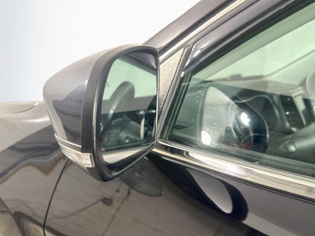 Used 2019 Jeep Cherokee Limited AWD/4WD image 39
