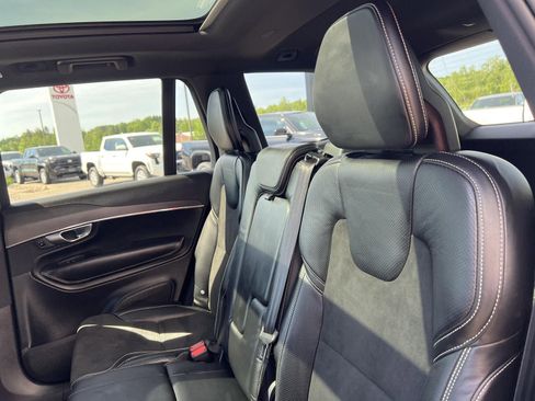 Used 2018 Volvo XC90 T5 R-Design w/ Convenience Package AWD/4WD image 15