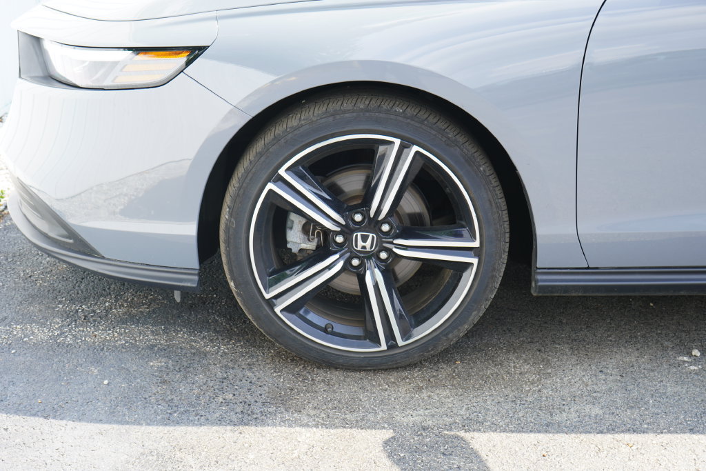 Used 2023 Honda Accord Sport image 6