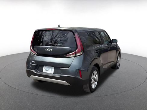 Used 2025 Kia Soul LX w/ LX Technology Package FWD image 14