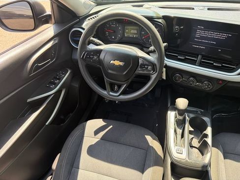 Used 2025 Chevrolet Trax LS FWD image 18