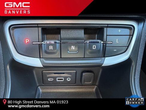 Used 2022 GMC Terrain SLT image 17