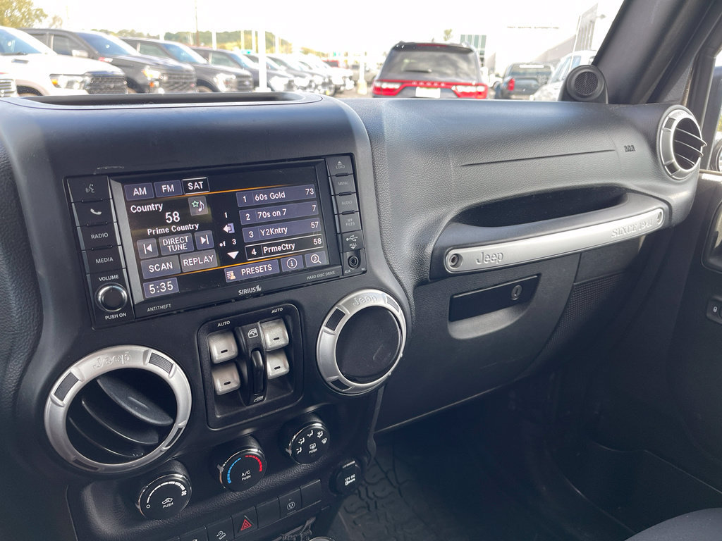 Used 2014 Jeep Wrangler Unlimited Sahara AWD/4WD image 16