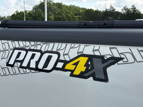 Used 2020 Nissan Frontier PRO-4X AWD/4WD image 10