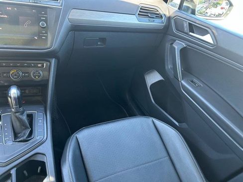 Used 2019 Volkswagen Tiguan SE w/ Panoramic Sunroof Package FWD image 13