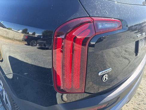 Used 2022 Kia Telluride EX w/ EX Premium Package image 12