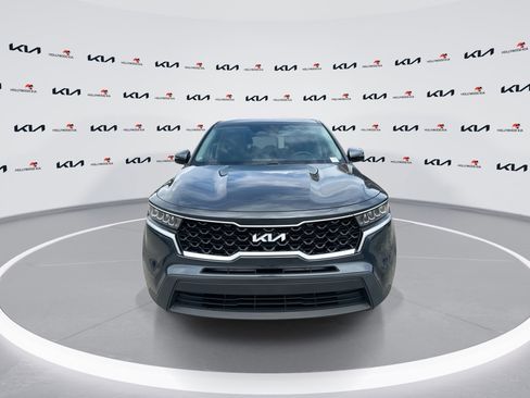 Used 2023 Kia Sorento LX image 3