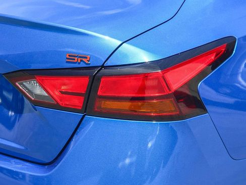 Used 2025 Nissan Altima 2.5 SR image 10