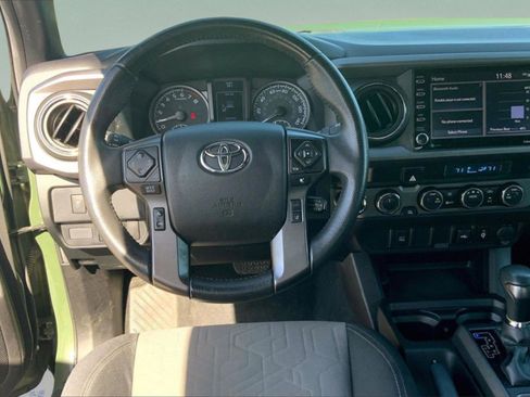 Used 2022 Toyota Tacoma TRD Off-Road image 8