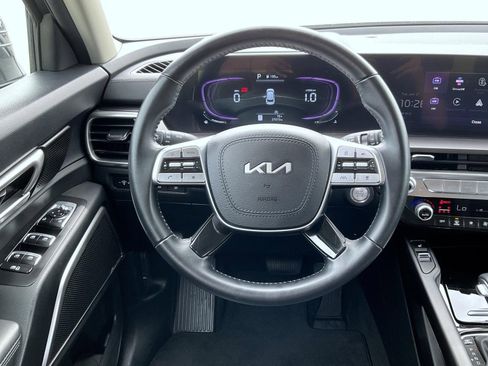 Used 2025 Kia Telluride S AWD/4WD image 11