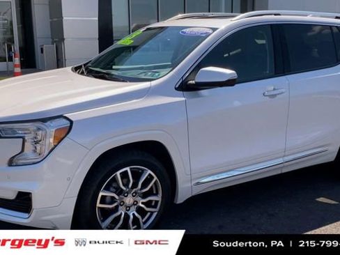 Used 2023 GMC Terrain Denali w/ Denali Premium Package AWD/4WD image 5