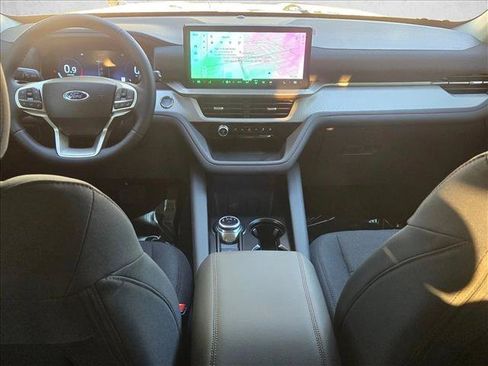 New 2026 Ford Explorer Active RWD image 15