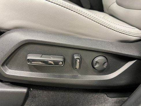 New 2025 Honda Pilot EX-L image 14