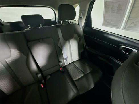 Used 2022 Kia Sorento LX image 14