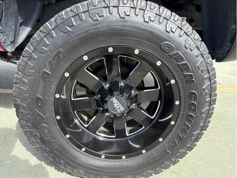 Used 2017 Toyota Tacoma TRD Off-Road image 11