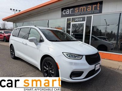 Used 2022 Chrysler Pacifica Touring-L w/ S Appearance Package