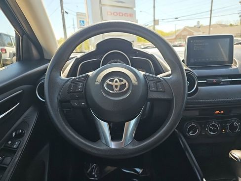 Used 2018 Toyota Yaris iA FWD image 19