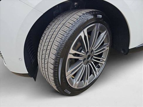 New 2025 Land Rover Range Rover SV AWD/4WD image 30