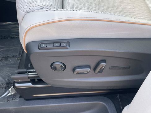 Certified 2025 Volkswagen ID. Buzz 1st Edition RWD image 21