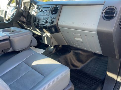 Used 2016 Ford F250 XL w/ Power Equipment Group image 16