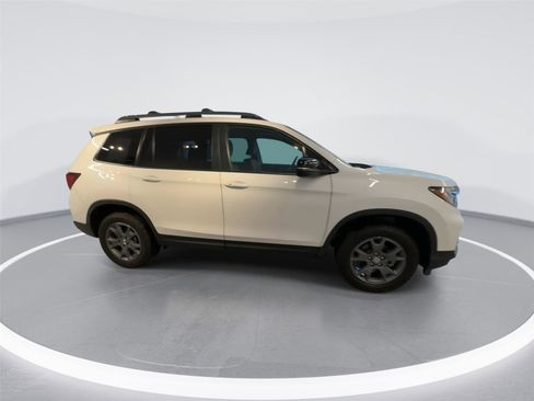 Used 2025 Honda Passport TrailSport image 8