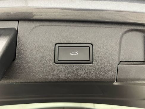 Used 2024 Volkswagen Atlas SE image 15