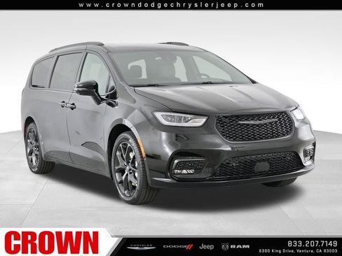 New 2026 Chrysler Pacifica Select w/ S Appearance Package image 3