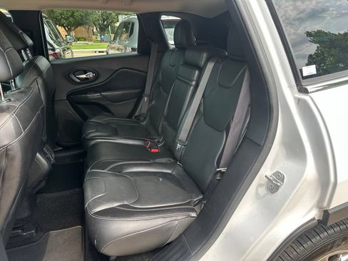 Used 2015 Jeep Cherokee Limited AWD/4WD image 15