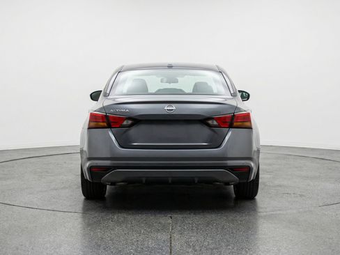 Used 2025 Nissan Altima 2.5 SV FWD image 7