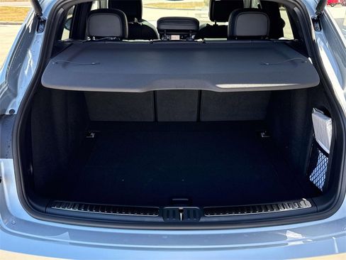Used 2025 Porsche Macan image 26