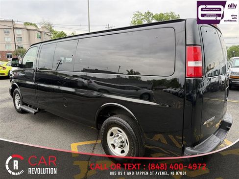 Used 2019 Chevrolet Express 3500 LS RWD image 4